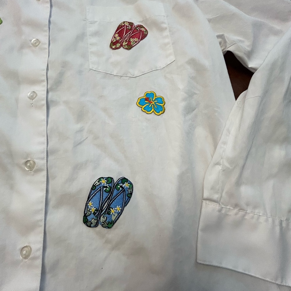 Infinity Raine White Button-Up Shirt with Multicolor Embroidered Accents 1X EUC - Picture 11 of 11